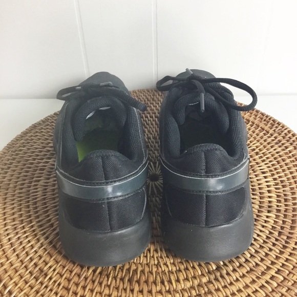 Nike Legend Essential 2 Mens Running Shoes All Black Size 9.5 - Picture 4 of 6